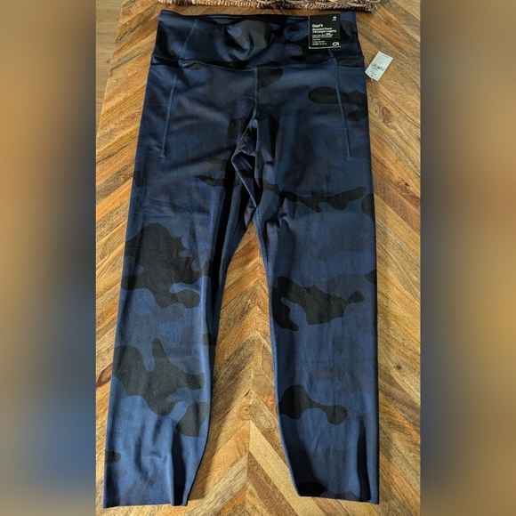 Gap Fit Petite Medium Black And Blue Camo Leggings NWT - Picture 1 of 2